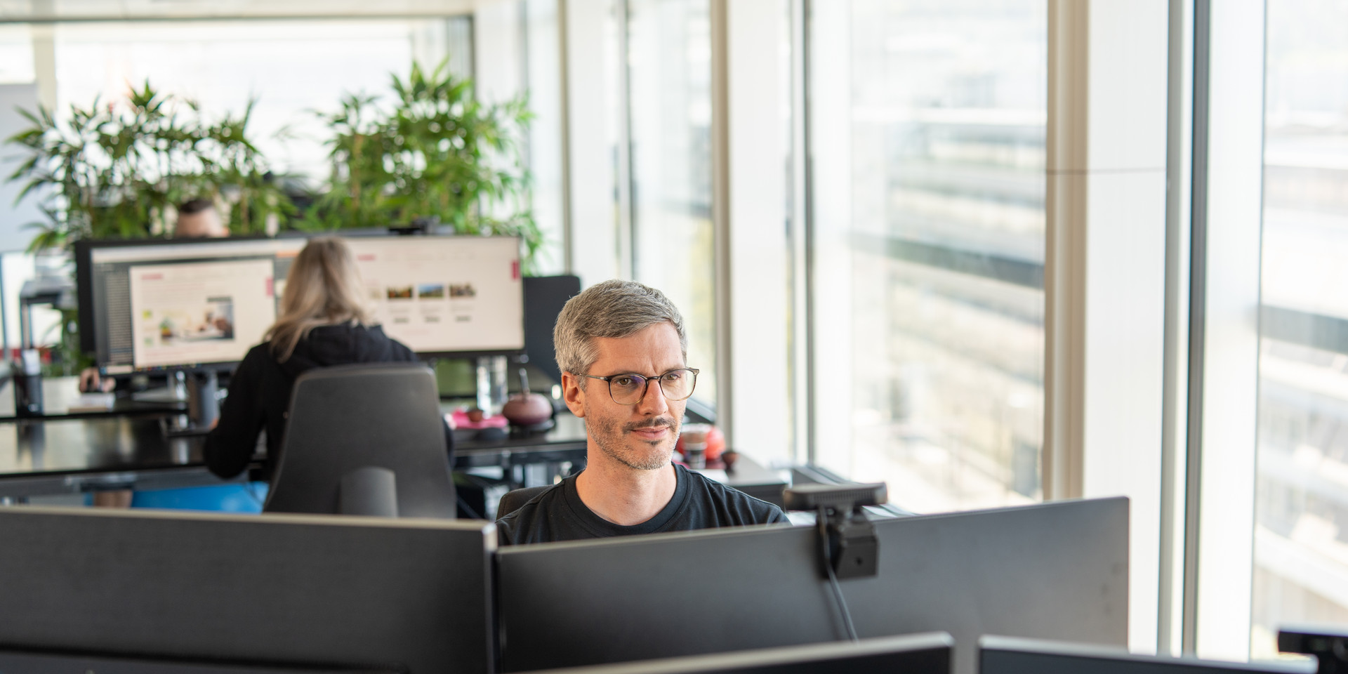 IT an der Technologie am arbeiten