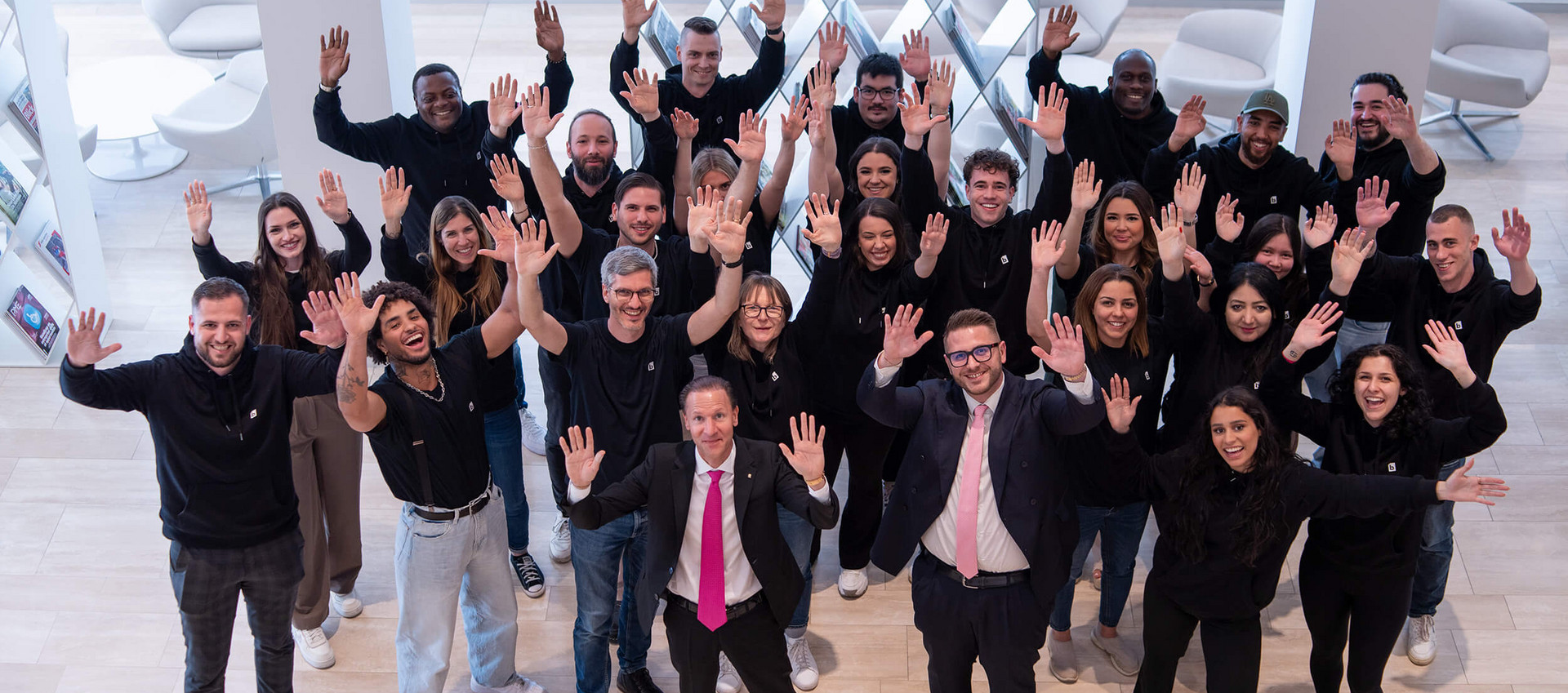 Gruppenbild in der Service-Zentrale